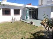 CASA EN VENTA B° PANAMERICANO 3 DORMITORIOS, PATIO Y COCHERA