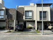 Casa en venta baja de precio en Zoi Boreales en Real...