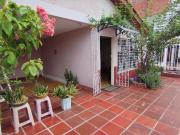 CASA EN VENTA BARRIO BLAS DE LEZO CON APARTAMENTO...