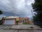 CASA EN VENTA BARRIO CHALET AMPLIO TERRENO