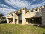 Casa en venta Barrio Dalvian 5 habitaciones 1200m2