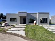 Casa en venta barrio Lagos de Canning