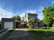 Casa en VENTA Barrio Privado La Comarca, Centenario