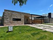 CASA EN VENTA BARRIO PRIVADO LAR DE VIEYTES 2