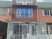 CASA EN VENTA BARRIO VILLA ITALIA CON LOCAL COMERCIAL