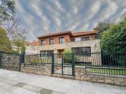 Casa en venta Belgrano R con Jardin y piscina