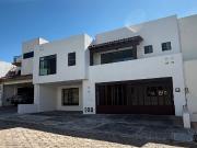 Casa en Venta en exclusivo Fraccionamiento Bosques de...