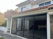 CASA EN VENTA BUGAMBILIAS PRIMERA SECCIÓN