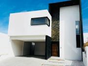 CASA EN VENTA C:304M2 EN BOSQUE REAL $6.5 MILL