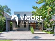 Casa en venta c/ cochera en Adrogué