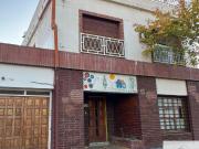 Casa en venta c/ cochera en Área Centro Oeste Casa en venta c/ cochera en Área Centro Oeste