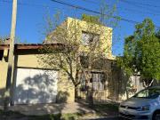 Casa en venta c/ cochera en Canal V