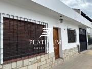 Casa en venta c/ cochera en Centro