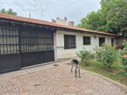 Casa en venta c/ cochera en Fray Luis Beltrán