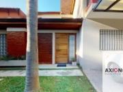 Casa en venta c/ cochera en La Plata