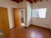 Casa en venta c/ cochera en Las Cañas