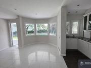 Casa en venta c/ cochera en Las Cañas