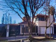 Casa en venta c/ cochera en Las Heras