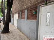 Casa en venta c/ cochera en Liniers