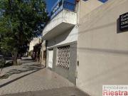 Casa en venta c/ cochera en Nueva Pompeya