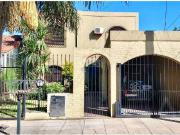 Casa en venta c/ cochera en San Antonio de Padua