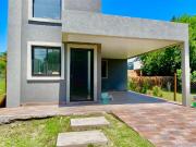 Casa en venta c/ cochera en San José