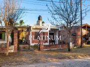Casa en venta c/ cochera en San Luis