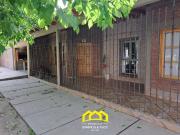 Casa en venta c/ cochera en San Rafael