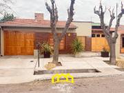 Casa en venta c/ cochera en San Rafael