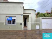 Casa en venta c/ cochera en Universitario