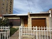 Casa en venta c/ cochera en Universitario