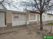 Casa en venta c/ cochera en Villa del Parque