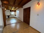 Casa en venta c/ cochera en Villa Nueva