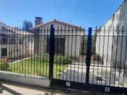 Casa en venta c/ cochera en Villa Nueva