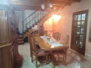 Casa en venta c/ cochera en Villa Nueva