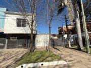 Casa en venta c/ cochera. Zona Terminal
