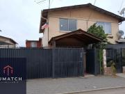 Casa en venta c/ estacionamiento en Centro de Paine