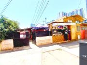 Casa en venta c/ estacionamiento en Universidad de Santiago