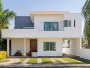 Casa en Venta Cajititlan, Alberto III, Fracc. 3 Reyes