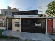 CASA EN VENTA. CALLE 53 COL CALETA, CIUDAD DEL CARMEN...