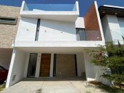 Casa en venta Capital norte ZapopanCoto Alicante. A solo...