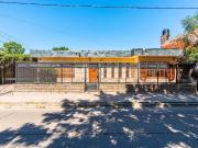 CASA EN VENTA CAPITAN BERMUDEZ 3 DORMITORIOS