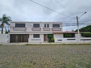 Casa en Venta Carretas, Pie de calle, 5 Cuartos, 3 Salas Tv