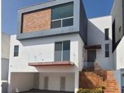 CASA EN VENTA CARRETERA NACIONAL LADERAS RESIDENCIAL