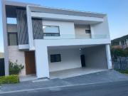 Casa en Venta Carretera Nacional Sierra Alta 10o. Sector