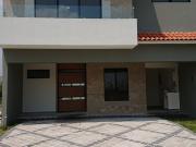 Casa en VENTA, Casa Fuerte La Almena, estudio y baño...