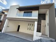 CASA EN VENTA – CASTAÑOS DEL VERGEL