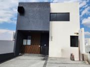 Casa en Venta Cañadas Tres Marías con Lago, canchas...