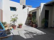 CASA EN VENTA C/COCHERA PATIO Y TERRAZA LANÚS ESTE