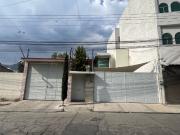 Casa en Venta, céntrica – Cerca del Río de las Avenidas.... Casa en Venta, céntrica – Cerca del Río de las Avenidas....